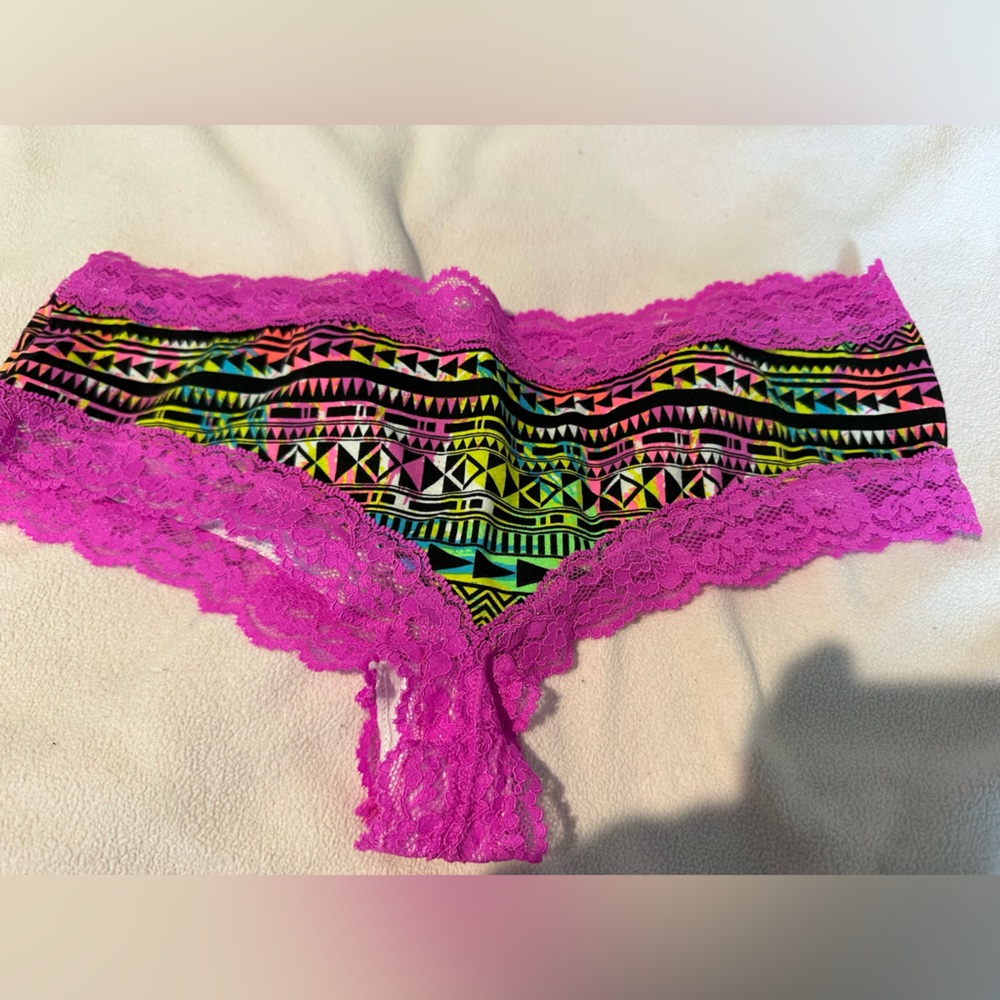 Cheeky thong panties